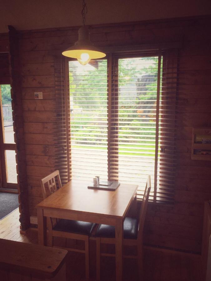 Hill Cottage Cabins Форт Аугустус Екстериор снимка