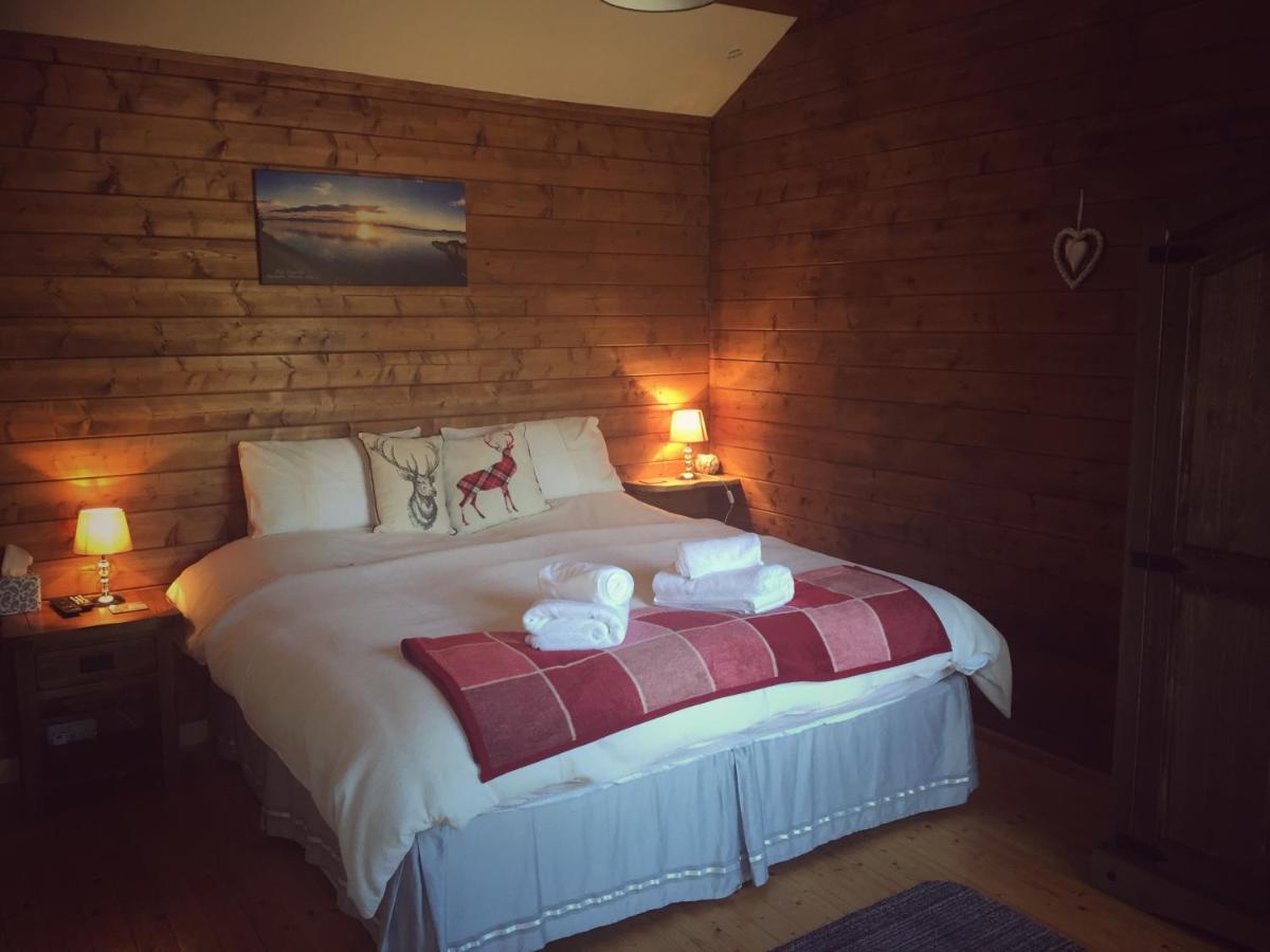 Hill Cottage Cabins Форт Аугустус Екстериор снимка