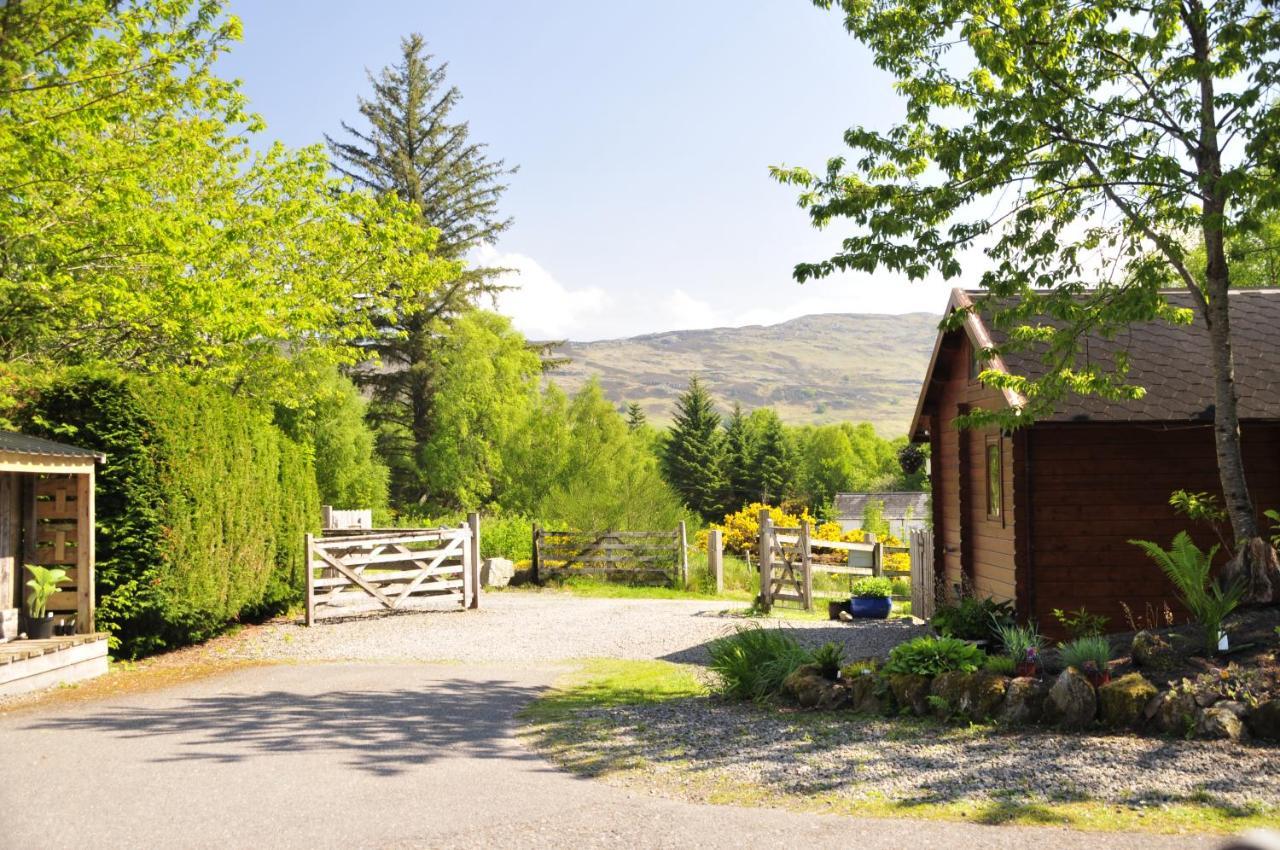 Hill Cottage Cabins Форт Аугустус Екстериор снимка
